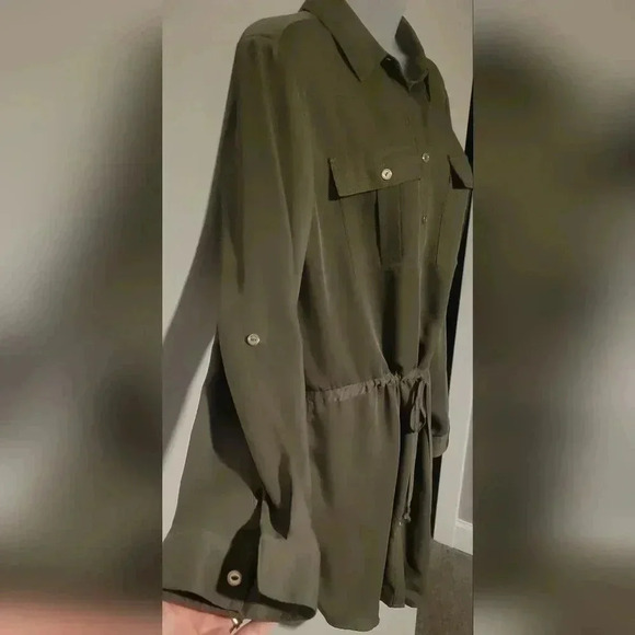 CHICOS Olive Woven Utility Shirt, button down, roll tab sleeve, size 1 - Picture 4 of 11